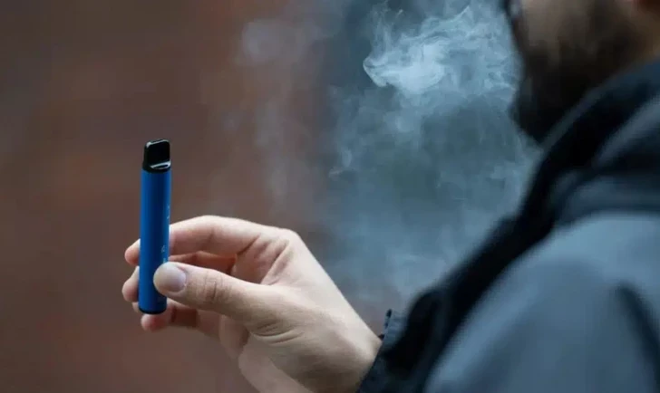 Милли Меджлис Азербайджана одобрил в первом чтении полный запрет электронных сигарет