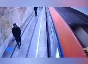 Неизвестный напал на пассажиров метро в Тайбэе: двое погибших