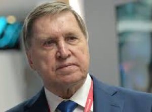 Ушаков: РФ во всех версиях плана Трампа будет держаться договоренностей с Аляски