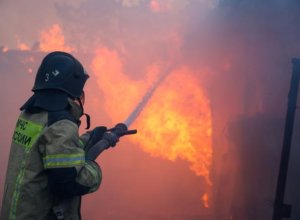 В центре Москвы горит цветочный склад