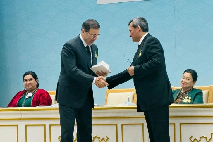 Президент Туркменистана наградил посла Азербайджана-ФОТО