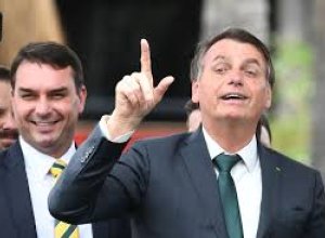 Болсонару поддержал кандидатуру сына на должность президента Бразилии