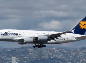 Самолет Lufthansa совершил экстренную посадку в Алматы из-за смерти пассажира