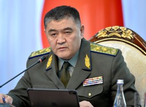 В Кыргызстане глава Госкомитета отчитал китайца за незнание местного языка-ВИДЕО