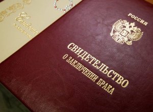 В России суд аннулировал брак с азербайджанкой умершего на войне мужчины, чтобы отдать выплаты русской