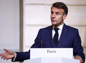 Во Франции призвали к отставке Макрона