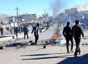 В Иране при столкновениях демонстрантов с полицией двое погибли, еще 30 ранены