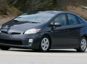 В Сумгайите Prius загорелся после ДТП