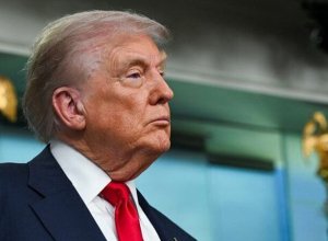 Трамп заявил, что никто не убеждал его не наносить удар по Ирану