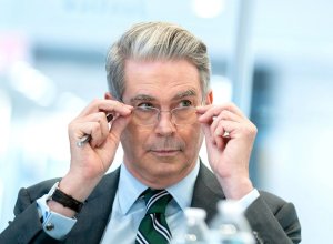 Бессент призвал ЕС воздержаться от ответных мер на американские пошлины из-за Гренландии