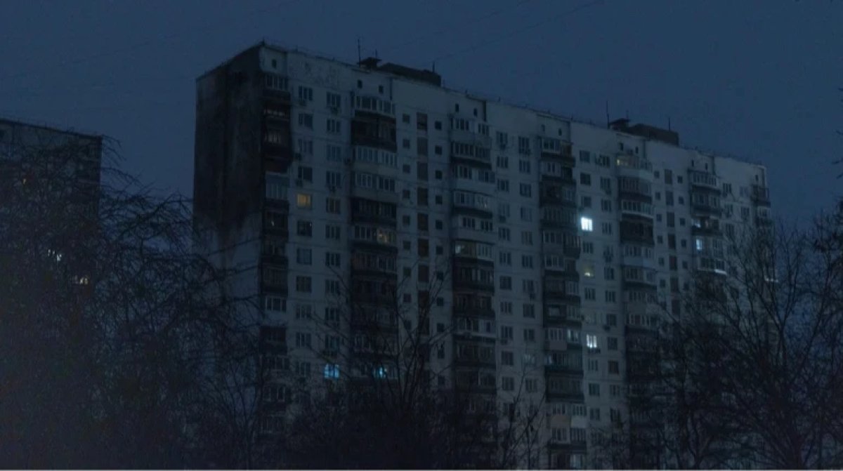 Зеленский: Киевляне без света и тепла