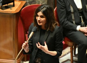 Франция не намерена вторгаться в Иран ради поддержки протестующих