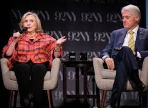 NYT: Чета Клинтонов согласилась дать показания по делу Эпштейна