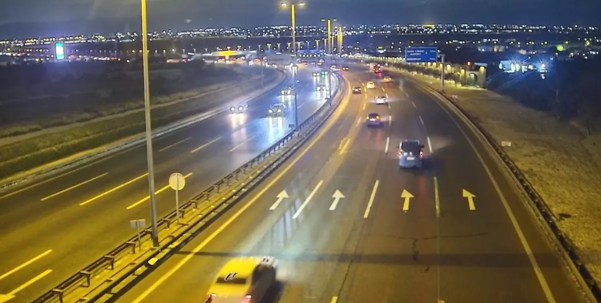 В Баку на ряде магистралей из-за непогоды снижен скоростной режим