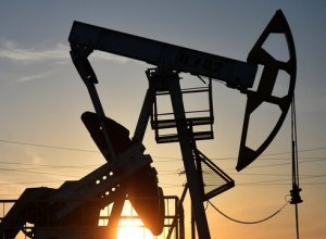 Нефть подорожала на ожиданиях новостей о ходе переговоров между Ираном и США
