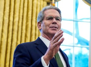 Бессент: Слова Трампа о возможном иске к его кандидату на пост главы ФРС были шуткой