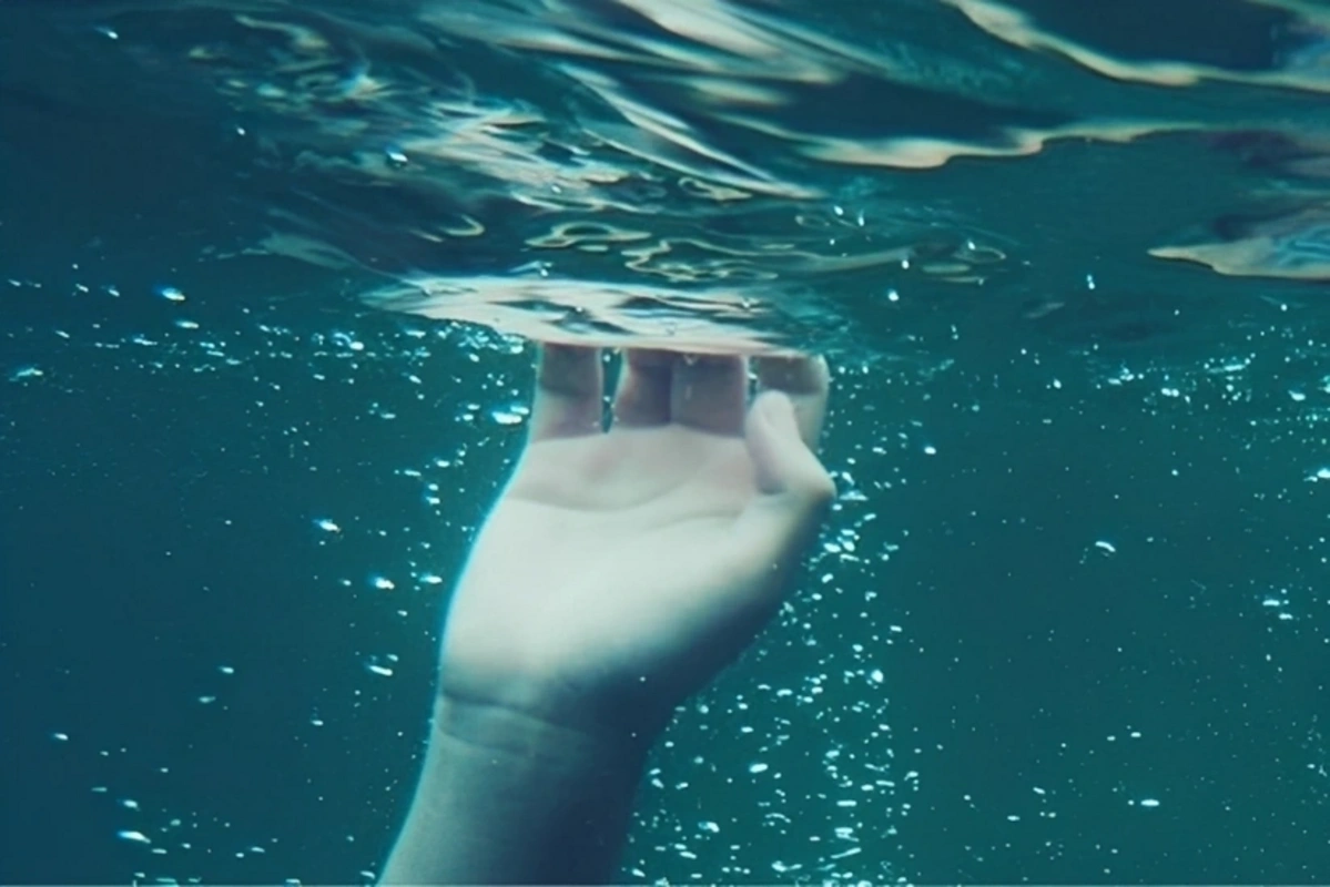 В Бразилии женщина погибла на уроке плавания, попробовав воду на вкус