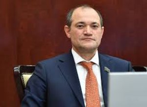 “Vətəndaşı faktiki olaraq seçim qarşısında qoymaq yolverilməzdir: ya soyuqda yaşa, ya da qanunları poz” – Razi Nurullayev