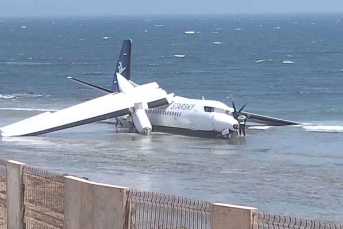 Самолет с 55 пассажирами потерпел крушение у берегов Сомали