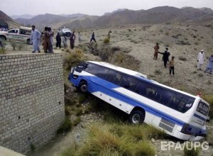 В Пакистане при столкновении автобуса с грузовиком погибли более 10 человек
