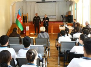 Спасатели учат граждан действовать в чрезвычайных ситуациях