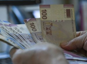 Prezident təsdiq etdi: Kimlərin maaşları artacaq?