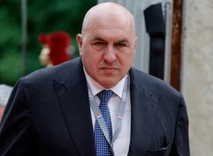 Министр обороны Италии не может покинуть Дубай после ударов Ирана