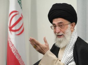 СМИ: Али Хаменеи руководит боевыми действиями из кризисного штаба