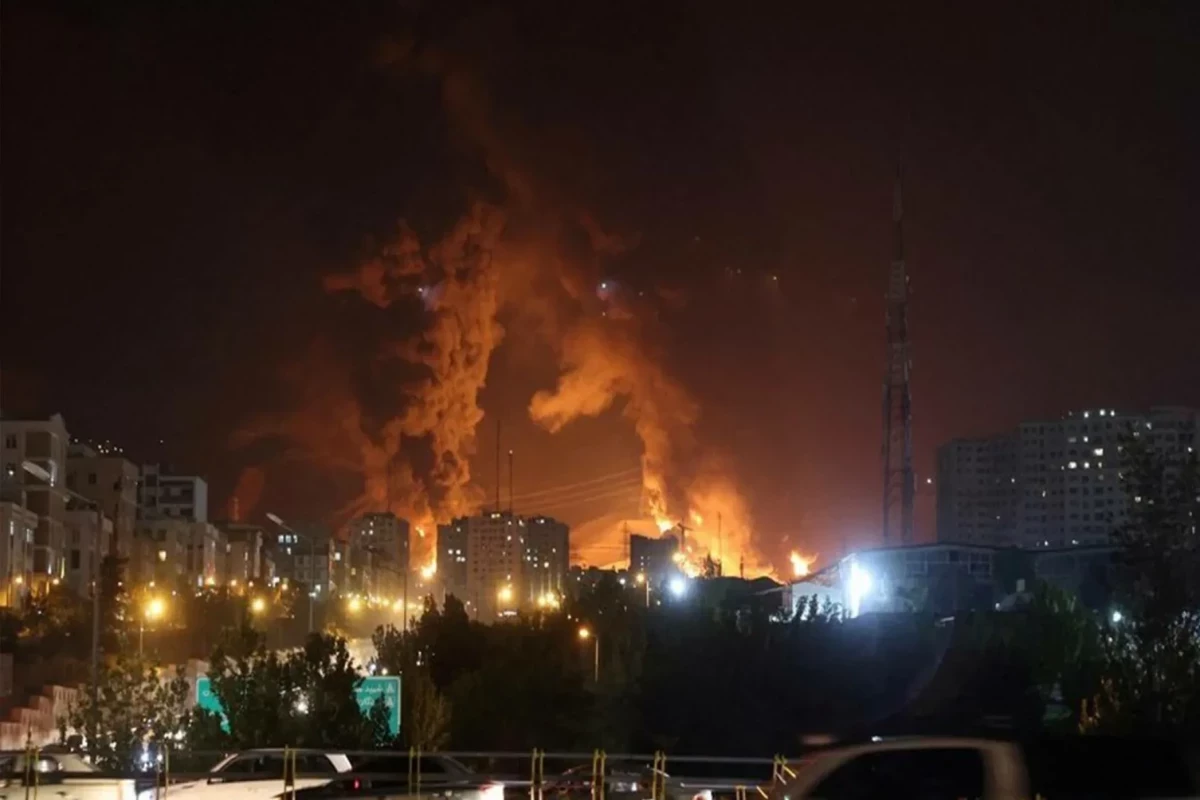 Израиль нанес удары по штабу государственного телевидения Ирана