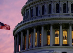 США усилят меры безопасности возле Капитолия