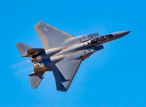 Три американских истребителя сбиты случайно над Кувейтом-ФОТО-ВИДЕО