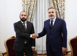 Мирзоян провел телефонный разговор с Фиданом