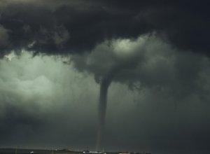 СМИ: В США из-за торнадо погибли три человека