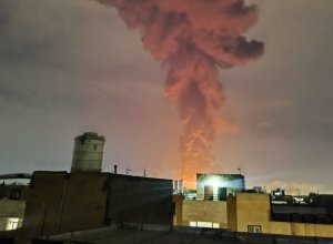 Иран и Израиль поразили НПЗ друг друга-Видео