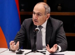 Пашинян отправился во Францию