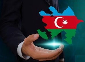 Qlobal böhran fonunda Azərbaycan yüksəlir - TƏHLİL