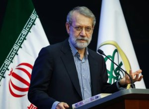 Лариджани посвятил твит Трампу, о том, что войну твитами не выиграть