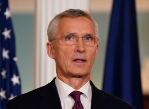 Столтенберг предупредил о риске краха НАТО