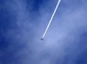 В России беспилотник влетел в жилой дом