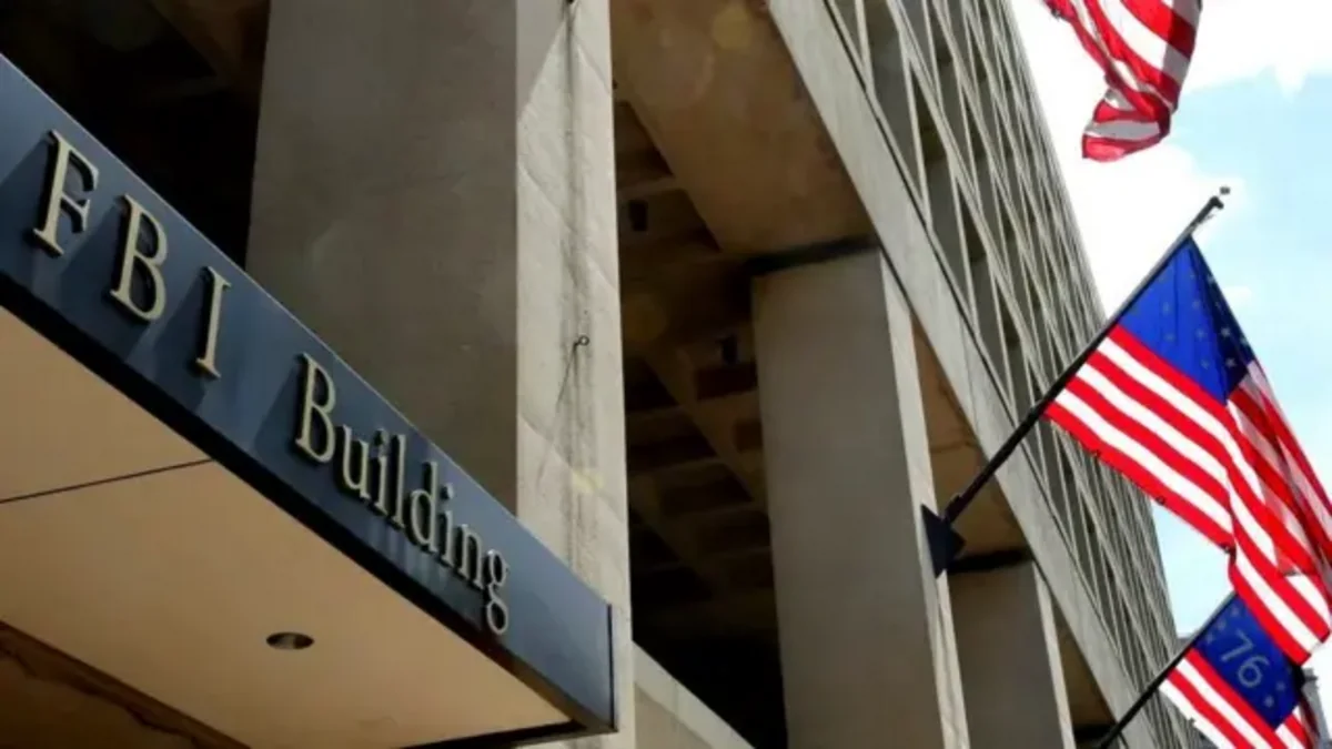 СМИ: Электронную почту главы ФБР взломали хакеры