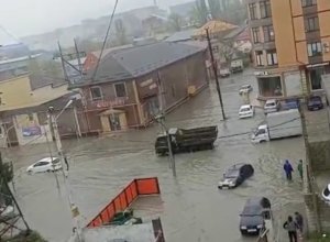 Из-за сильных дождей подтопления произошли в Дубае, Махачкале и в Армении