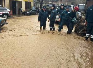 В Армении из-за проливных дождей произошли камнепады на дорогах