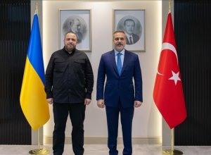 Фидан и Умеров провели встречу в Анкаре