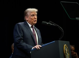 Трамп потребовал от Ирана заключения сделки и пригрозил новыми ударами