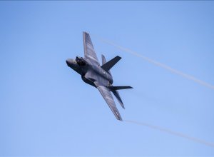 СМИ: Спасен один из членов экипажа сбитого Ираном американского F-15