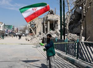 Иранцы собираются у объектов инфраструктуры, по которым намерены бить США - ОБНОВЛЕНО