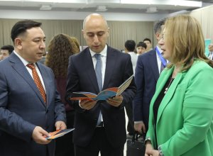 Эмин Амруллаев ознакомился с образовательной выставкой Study in Azerbaijan в Казахстане-ФОТО
