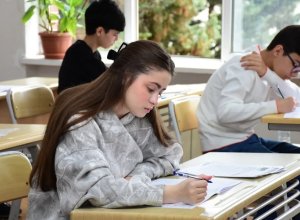 Buraxılış imtahanı keçirildi - 3 şagirddə telefon aşkarlandı