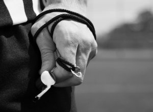 Судью застрелили на поле во время футбольного матча