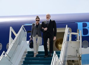 Ильхам Алиев прибыл в Турцию-ФОТО